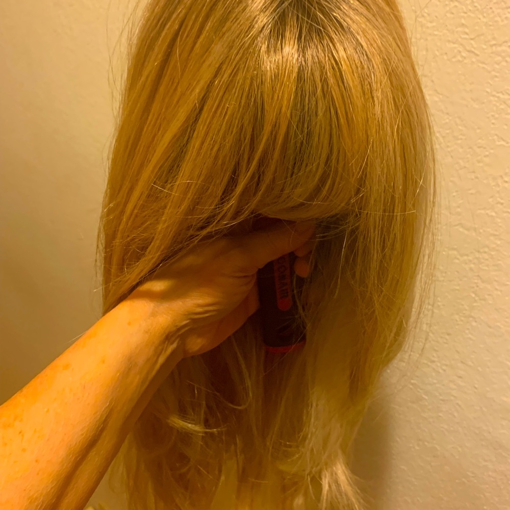 IMAN Gorgeous Locks Collection-Classic 20” Lt Blonde straight wig. Never worn.
